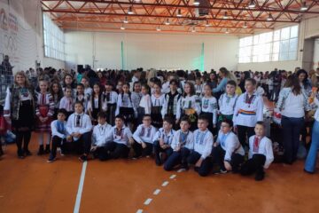 48 de clase au participat la Târgul de Toamnă organizat „în ograda Școlii Gimnaziale  Suceava”