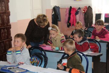 Învățământ simultan în multe școli din județ