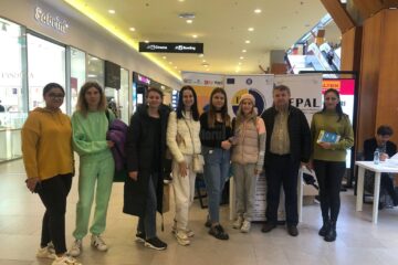 Consilierii vocaționali ai Asociației Institutul Bucovina îi ajută pe refugiații ucraineni să-și găsească un loc de muncă