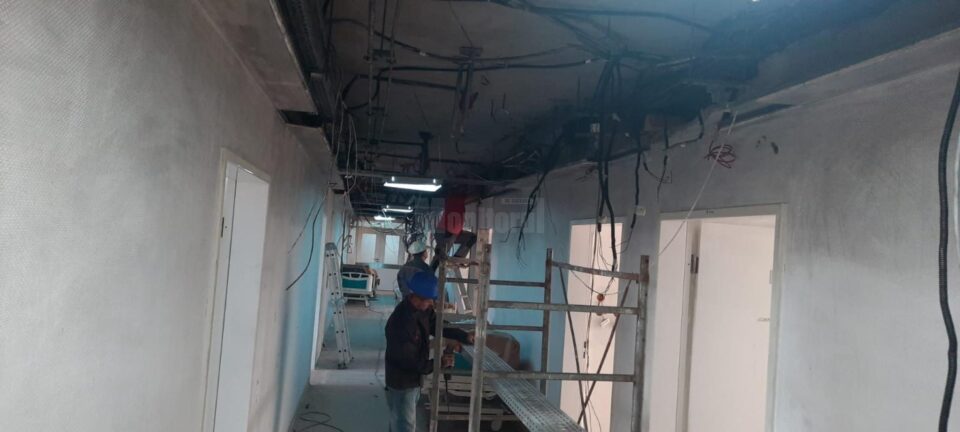 Au început lucrările de reparații în secția afectată de incendiu