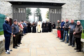 Racla cu moaștele Sfântului Ioan cel Nou de la Suceava, în pelerinaj la Mănăstirea Voroneț