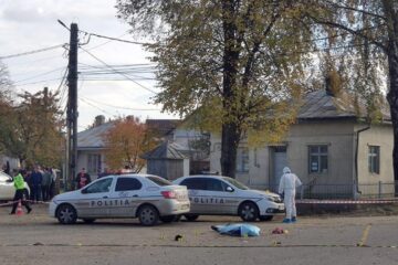 Judiciariști de la Serviciul de Investigații Criminale și criminaliști ai poliției au cercetat locul faptei și au ridicat probe
