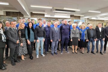 Juniorii echipei de handbal CSU Suceava, premiați în ședința de Consiliu Local de la finele lunii octombrie