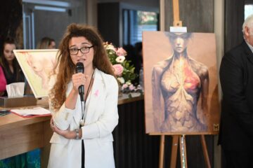 Pictorița Sabrina Seserman la vernisaj