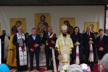 PS Damaschin Dorneanul a inmnanat mai multe distinctii din partea IPS Calinic