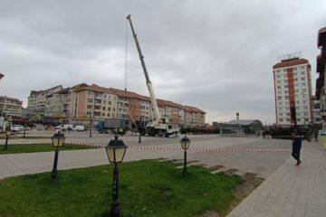 În zona centrală a Sucevei vor fi montate noi elemente de iluminat ornamental, care vor fi aprinse pe 28 Noiembrie 1