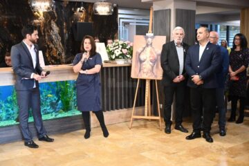 Dr. Alina Melinte, Călin Horia Bârleanu, primarul din Ipotești, Dumitru Gulei, și dr. Marian Melinte