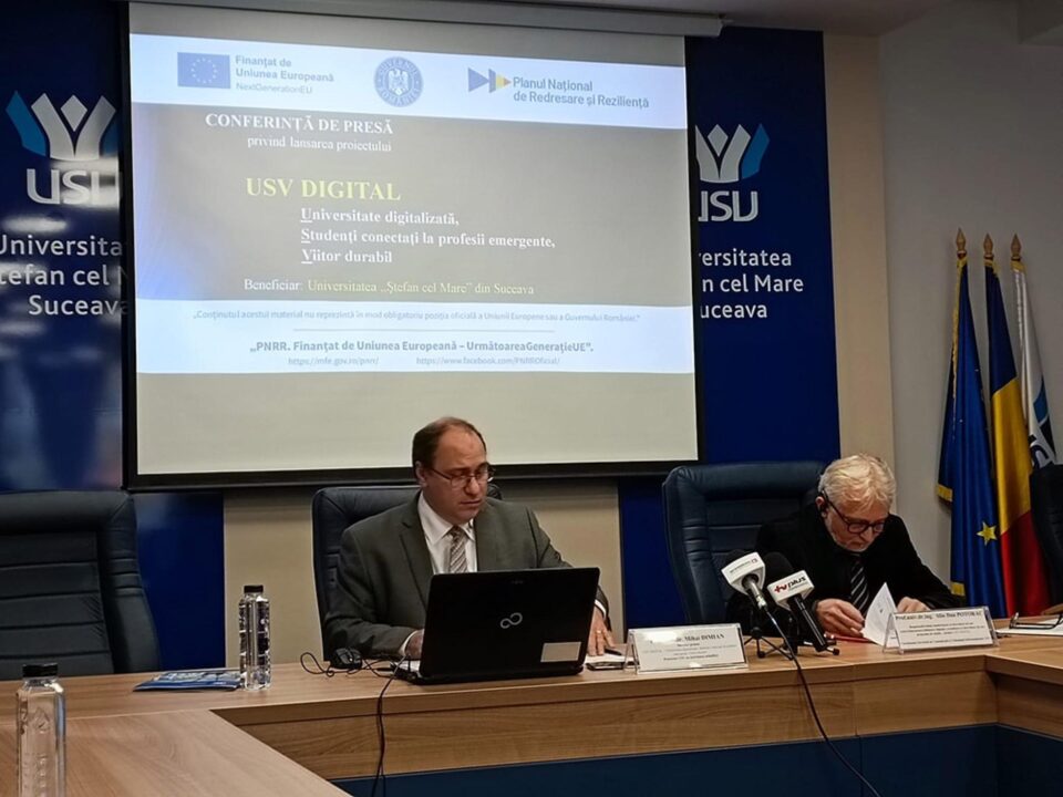 Proiectul de digitalizare a USV a fost prezentat de prof . univ. dr. Mihai Dimian, prorectorul responsabil cu cercetarea al universității sucevene Proiectul de digitalizare a USV a fost prezentat de prof . univ. dr. Mihai Dimian, prorectorul responsabil cu cercetarea al universității sucevene