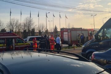 Circ în plină stradă, marți după-amiază, în fața unui cazino din apropierea hipermarketului Metro din municipiul Suceava