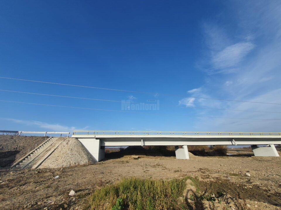 S-au reabilitat patru poduri mari și s-au construit patru poduri noi