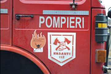 Pompierii au stabilit că incendiul a pornit de la jarul sau scânteile provenite de la o sobă metalică