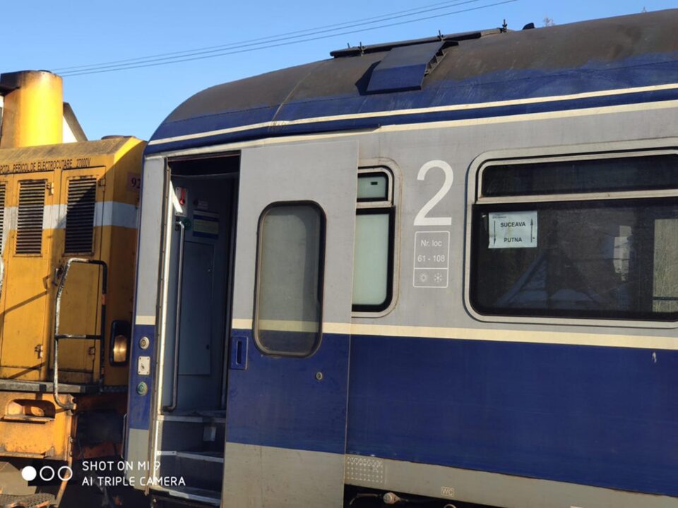 Trenurile Suceava-Putna vor circula cu trei vagoane ca răspuns la numărul mare de călători
