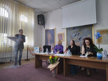 Scriitoarea Anca Mizumschi, îndrăgostită de Bucovina, și-a lansat la Suceava cel mai recent roman, „Cei care cumpără stele”