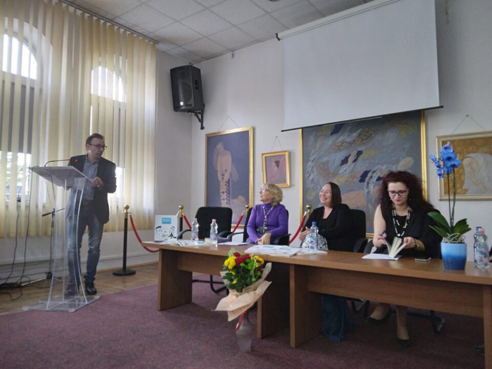 Scriitoarea Anca Mizumschi, îndrăgostită de Bucovina, și-a lansat la Suceava cel mai recent roman, „Cei care cumpără stele”