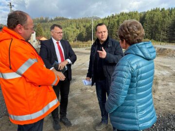 A început montarea parazăpezilor în zone cu risc de viscol, pe DN2 Bălcăuți – Siret și DN 2E Rădășeni - Cornu Luncii
