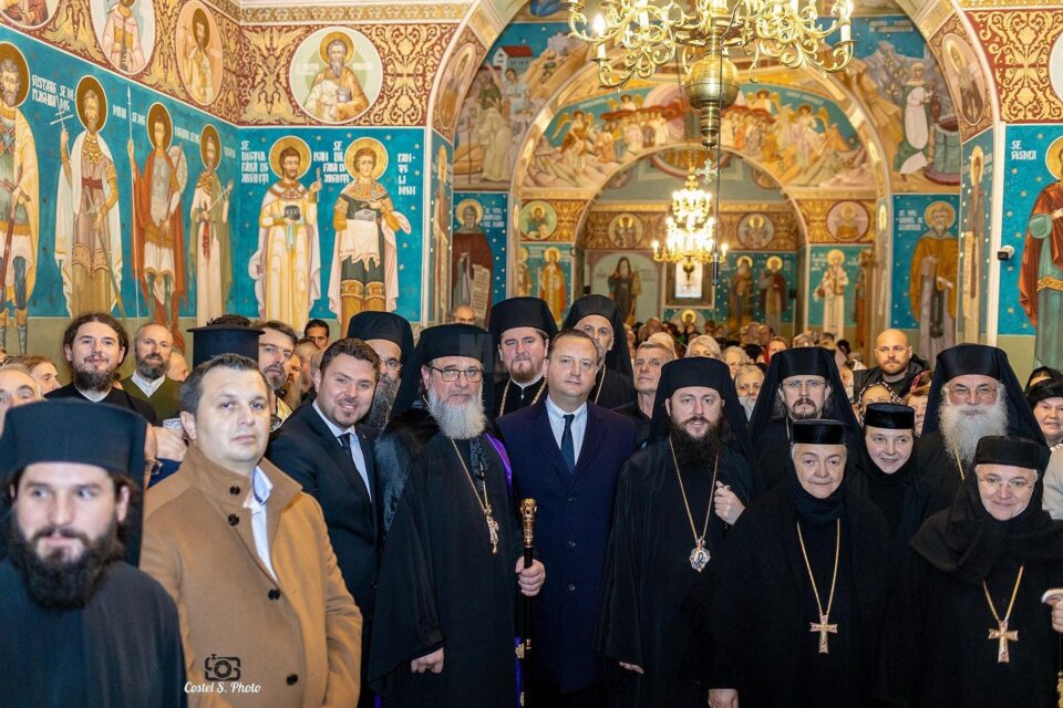 Părintele arhimandrit Irineu Lichi, noul stareț al Mănăstirii Bogdana. Sursa foto Costel S Photo