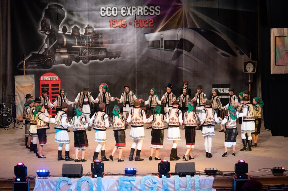 „Eco Extress 1945 – 2022”, tema Balului Bobocilor organizat de Colegiul Economic Suceava