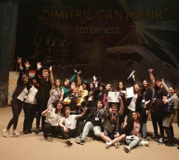 „Eco Extress 1945 – 2022”, tema Balului Bobocilor organizat de Colegiul Economic Suceava
