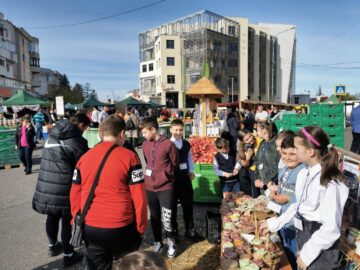 Campanie umanitară pentru elevi aflați într-o situație vulnerabilă, organizată de Școala Gimnazială „Ioan Ciurea” Fălticeni