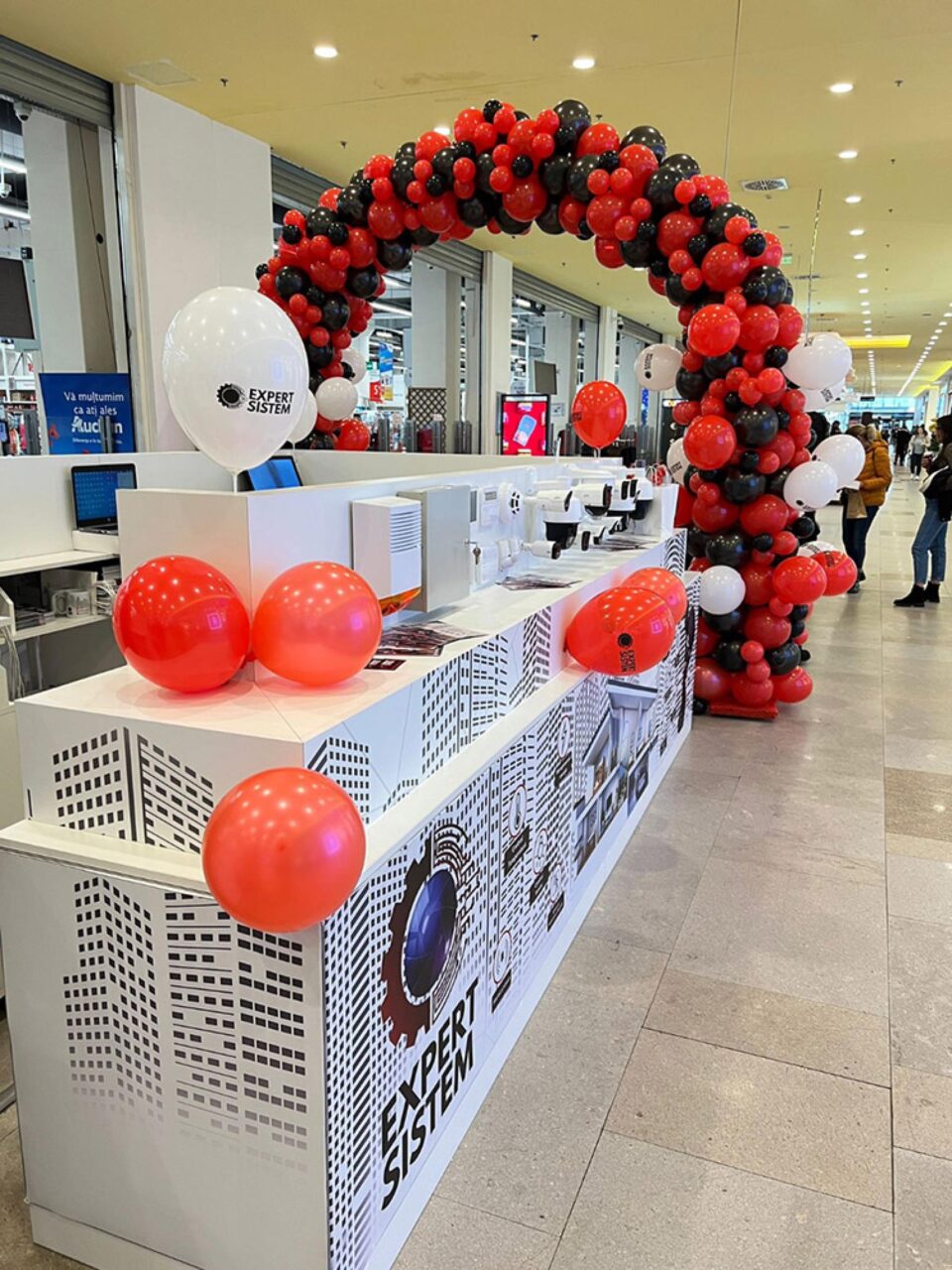 Magazinul Expert Sistem, proaspăt deschis la Iulius Mall