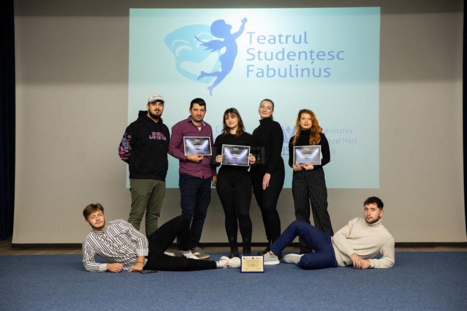 Echipa Teatrului Studențesc Fabulinus din USV