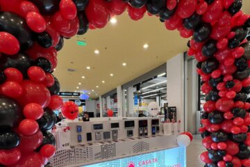 Standurile magazinului Expert Sistem de la Iulius Mall