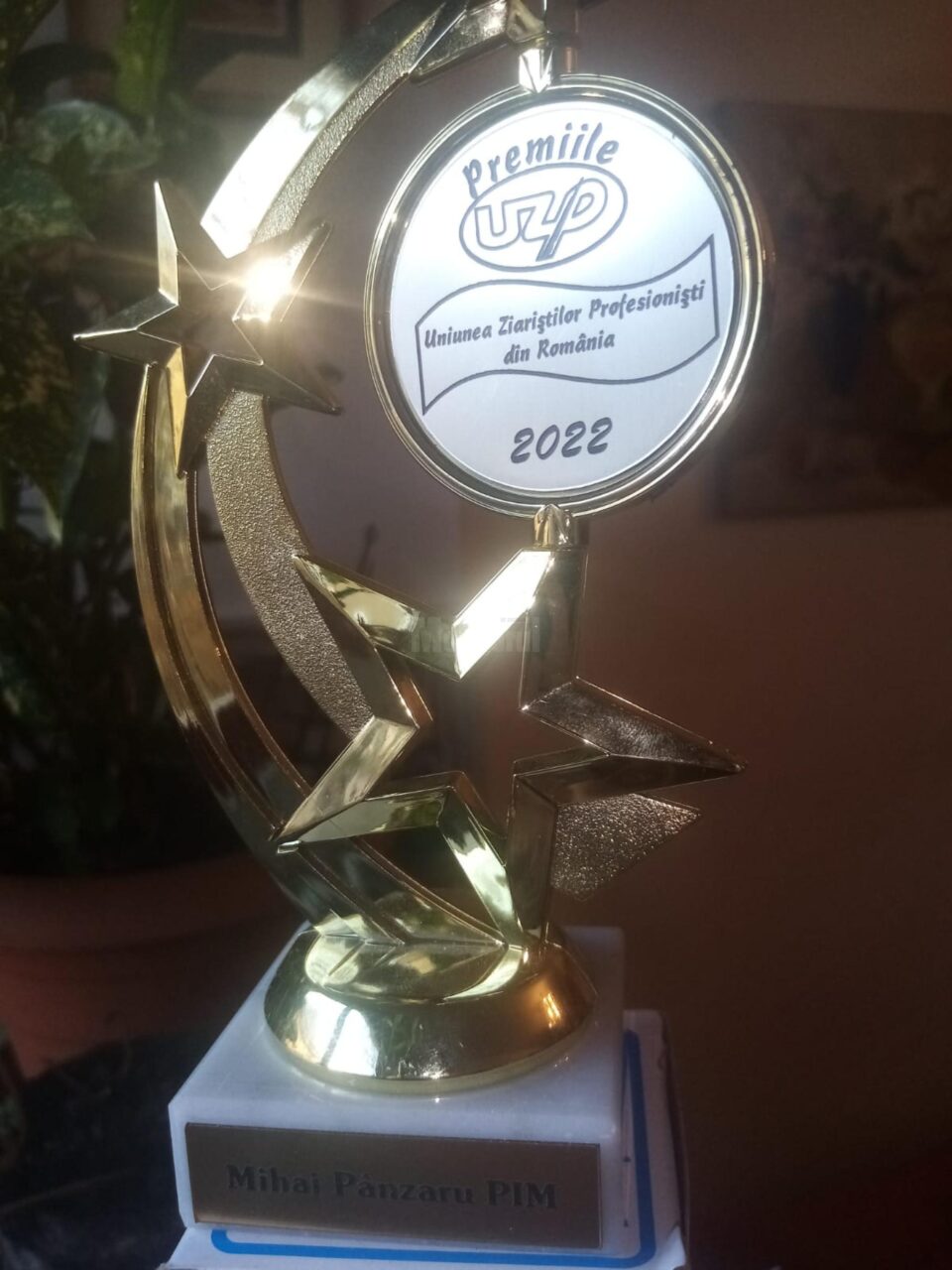 Maestrul Mihai Pânzaru PIM a primit un trofeu și o Diplomă de excelență pentru profesionalism și performanță în mass-media