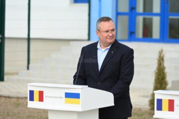 Nicolae Ciucă a anunțat de la Vicovu de Sus că măsurile din programul "Sprijin pentru România" vor continua și anul viitor
