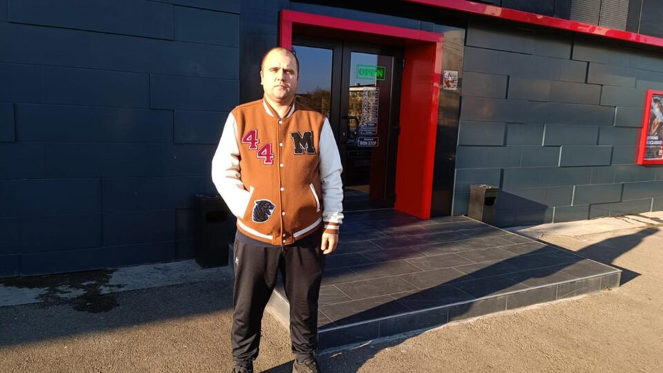 Valentin Spătaru a primit interdicția de a mai juca la păcănele Valentin Spătaru a primit interdicția de a mai juca la păcănele