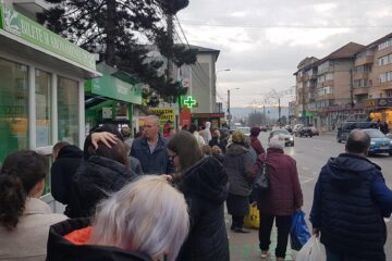 Cozi la obținerea noilor carduri de călătorie eliberate de TPL