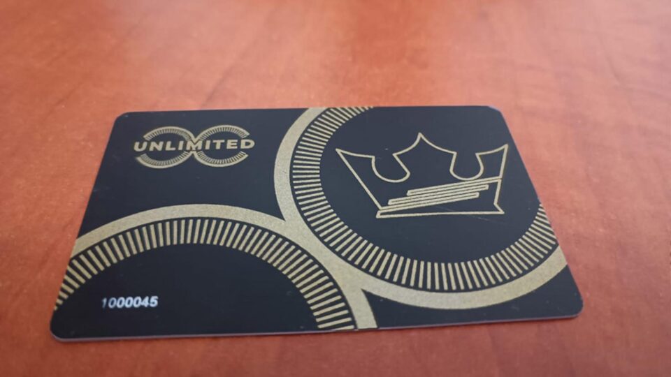 Cardul VIP primit de Valentin Spătaru