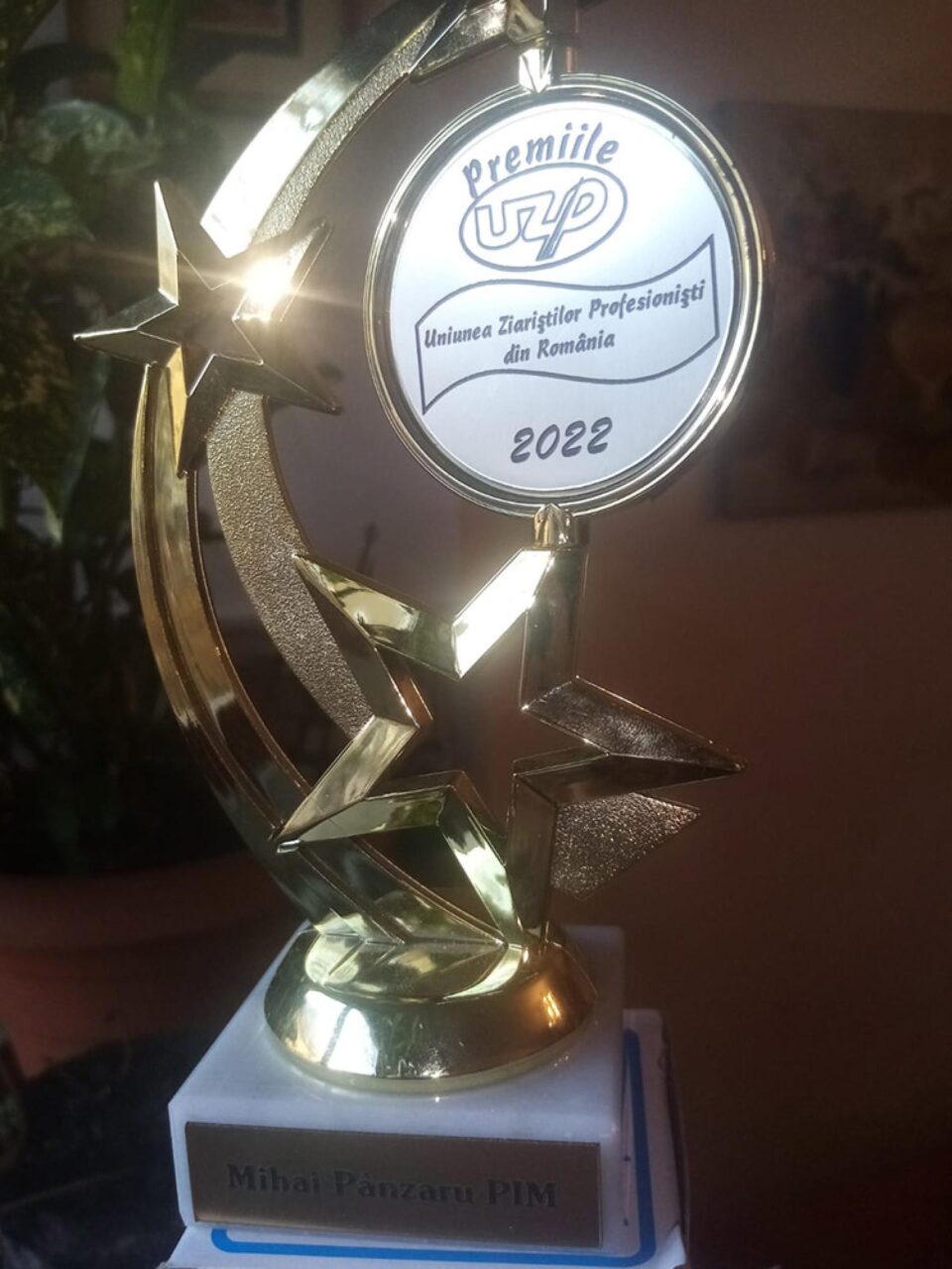 Maestrul Mihai Pânzaru PIM a primit un trofeu și o Diplomă de excelență pentru profesionalism și performanță în mass-media