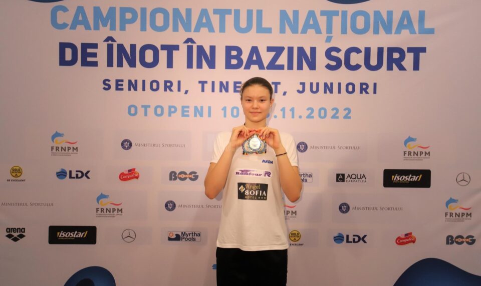 Aissia Prisecariu a dominat Campionatele Naționale de seniori, tineret și juniori în bazin scurt Aissia Prisecariu a dominat Campionatele Naționale de seniori, tineret și juniori în bazin scurt