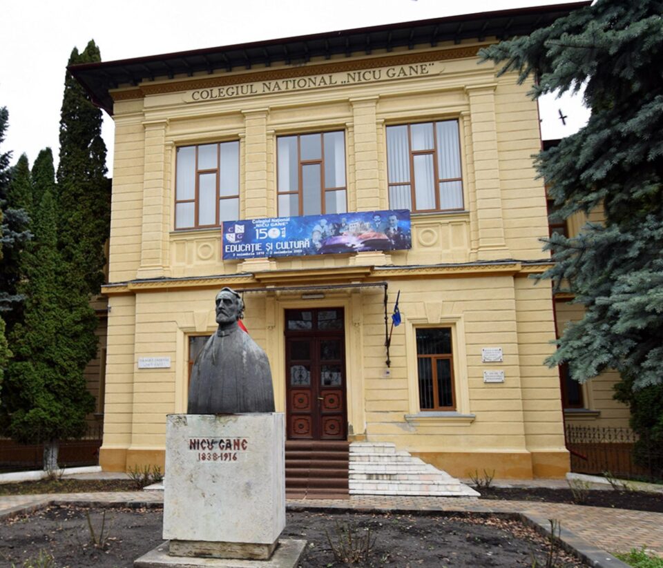 Colegiul Național „Nicu Gane” Fălticeni