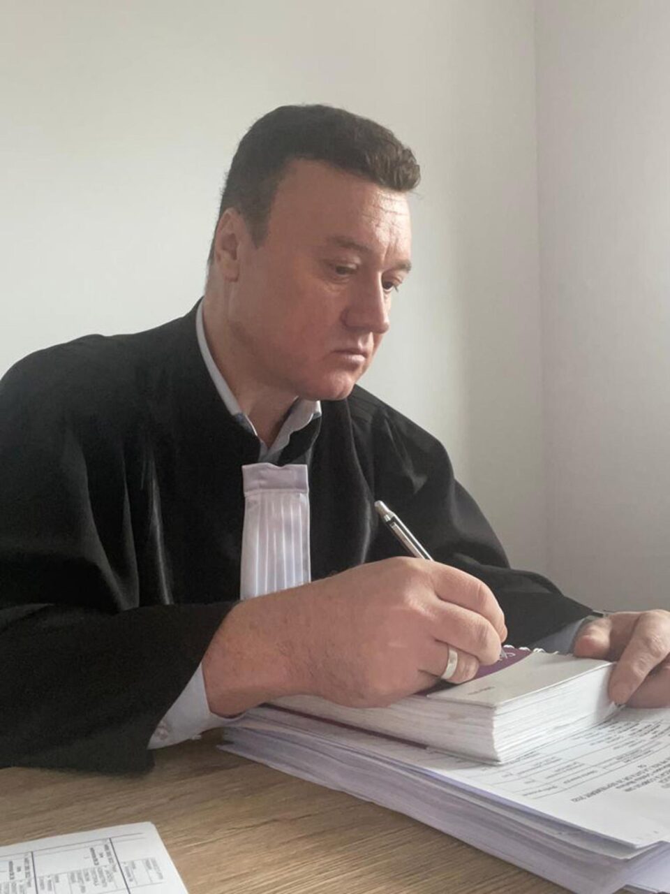 Procurorul Viorel Damu se pensionează