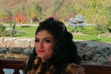 Profesoara Mihaela Florea, interpretă de muzică populară, a lansat recent două piese noi