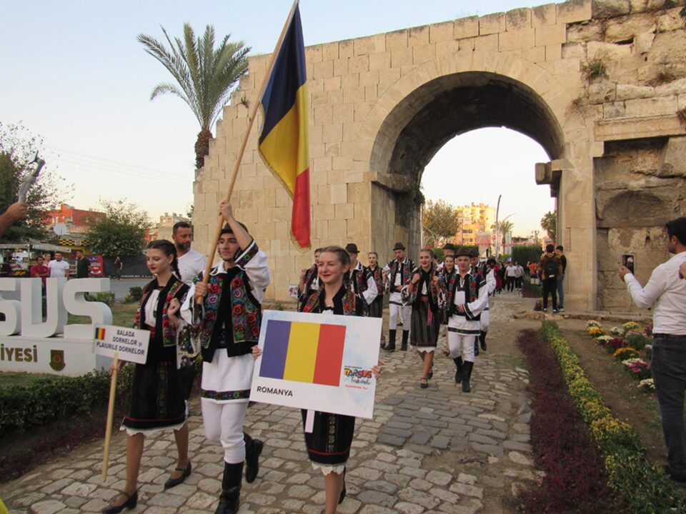 Ansamblul ”Plaiurile Dornelor”, la Festivalul Internațional „Tarsus Cleopatra” din Turcia Ansamblul ”Plaiurile Dornelor”, la Festivalul Internațional „Tarsus Cleopatra” din Turcia