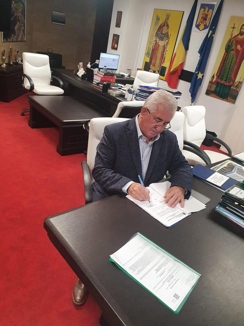 Primarul Sucevei, Ion Lungu, a semnat Autorizația de Construire pentru Sala Polivalentă de 5.000 locuri Primarul Sucevei, Ion Lungu, a semnat Autorizația de Construire pentru Sala Polivalentă de 5.000 locuri