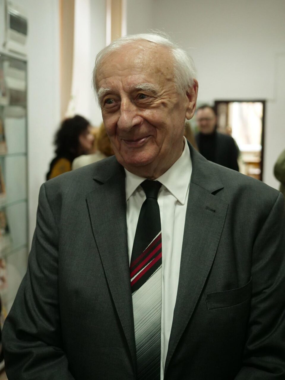 Artistul Radu Bercea, un exponent al creației de lumină și culoare