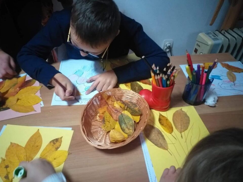 ,,Mânuțe dibace", activitate organizată de Echipa Mobilă Fălticeni din cadrul Centrului de Servicii Multifuncționale Suceava