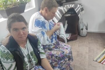 „Șezătoare bucovineană” și „Atelier de artterapie”, organizate la Fundu Moldovei