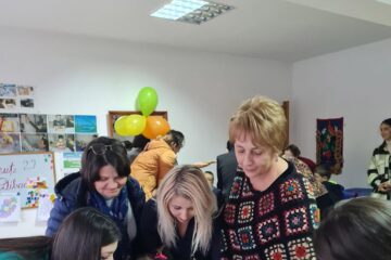 ,,Mânuțe dibace", activitate organizată de Echipa Mobilă Fălticeni din cadrul Centrului de Servicii Multifuncționale Suceava
