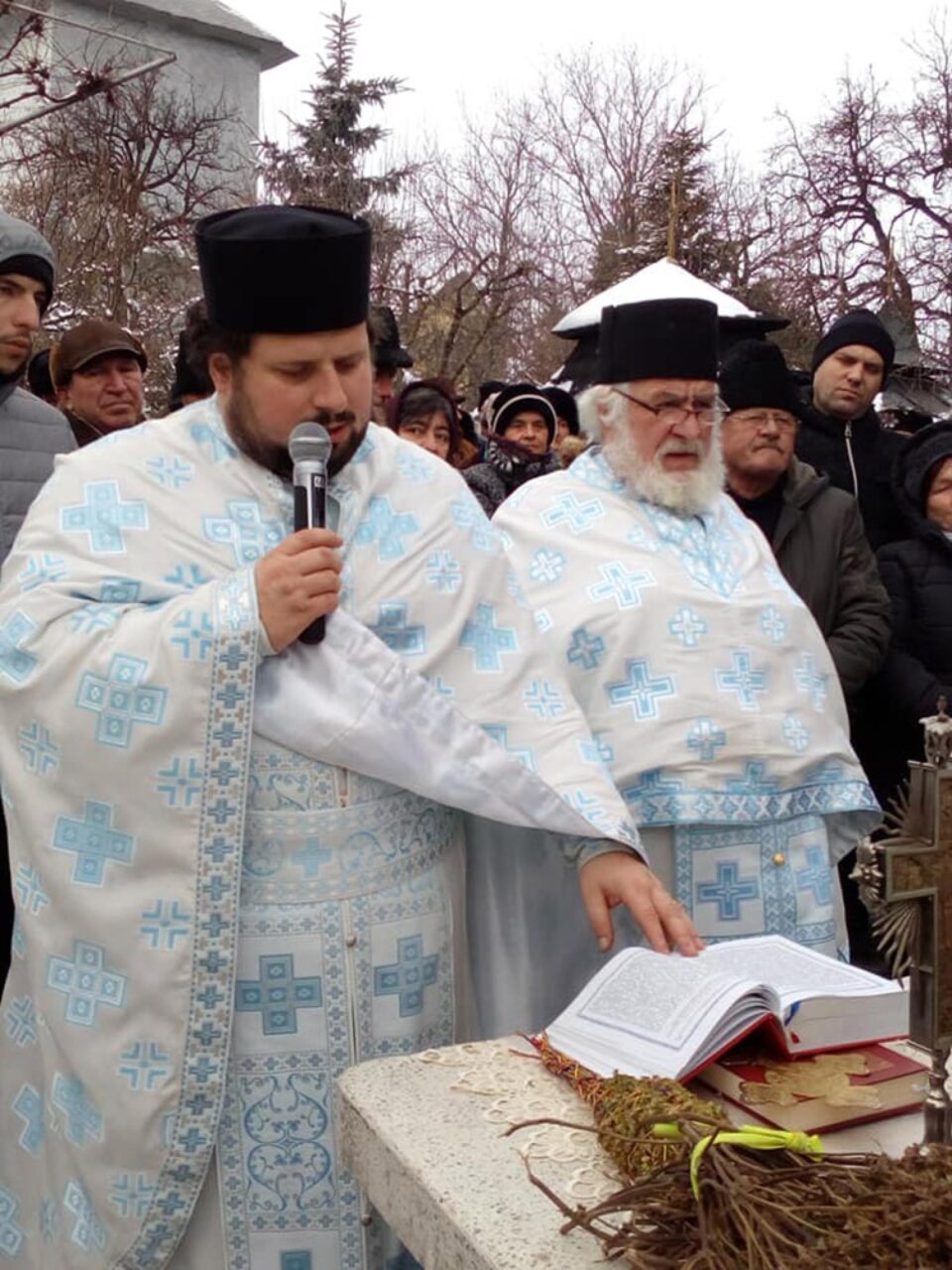 Preoții Constantin și Georgian Rotar