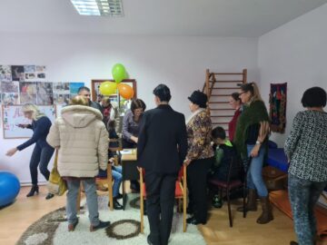 ,,Mânuțe dibace", activitate organizată de Echipa Mobilă Fălticeni din cadrul Centrului de Servicii Multifuncționale Suceava