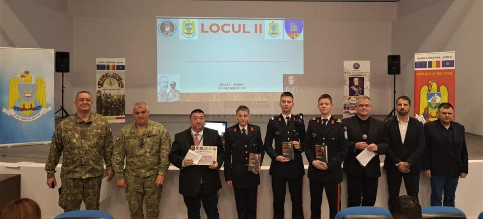 Elevii câmpulungeni, împreună cu profesorul lor și organizatorii. Foto Gabriela Șerban
