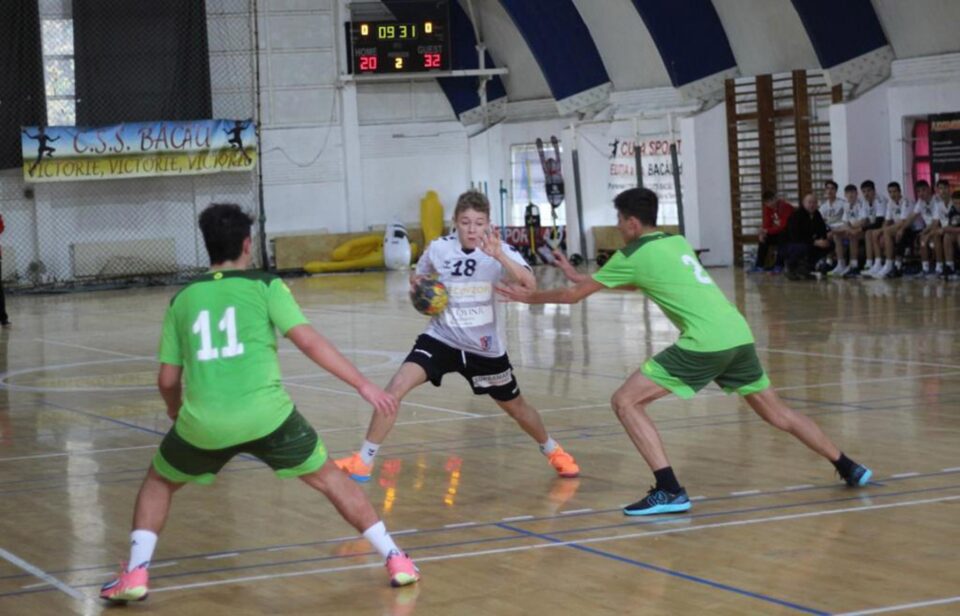 Juniorii II de la CSU din Suceava s-au impus clar la Bacău. Foto Costin Alexandrescu - handbalmania.ro Juniorii II de la CSU din Suceava s-au impus clar la Bacău. Foto Costin Alexandrescu - handbalmania.ro