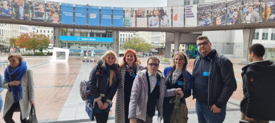 O delegație din Suceava a participat la o conferință internațională desfășurată la Parlamentul European din Bruxelles