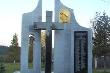 Monumentul Eroilor de la Poiana Stampei