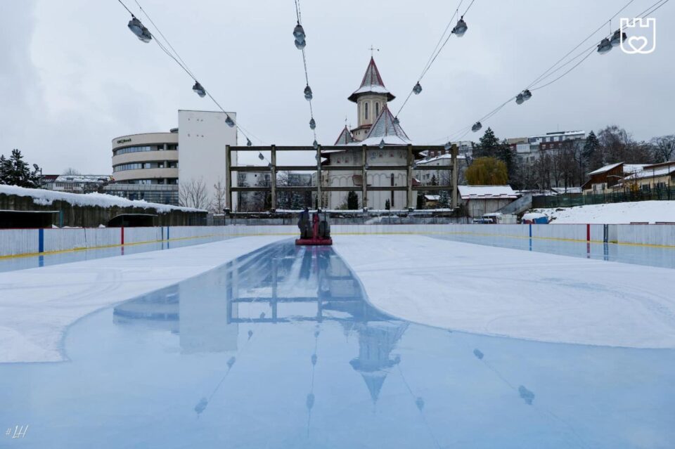 Patinoarul artificial Areni se redeschide de luni, 28 Noiembrie, de Ziua Bucovinei