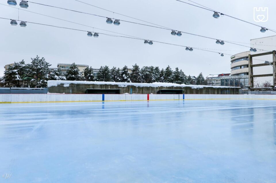Patinoarul artificial Areni se redeschide de luni, 28 Noiembrie, de Ziua Bucovinei 3